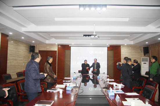 东风汽车与程力专汽签署战略合作协议